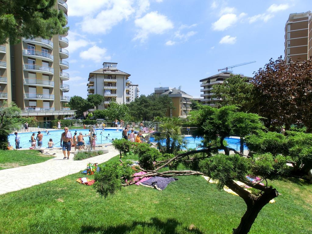 Appartamenti La Torre Lignano Sabbiadoro Exterior photo