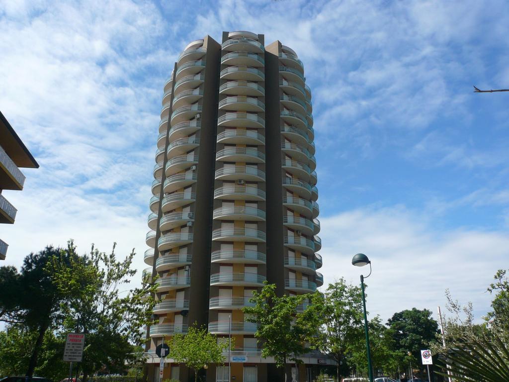 Appartamenti La Torre Lignano Sabbiadoro Exterior photo